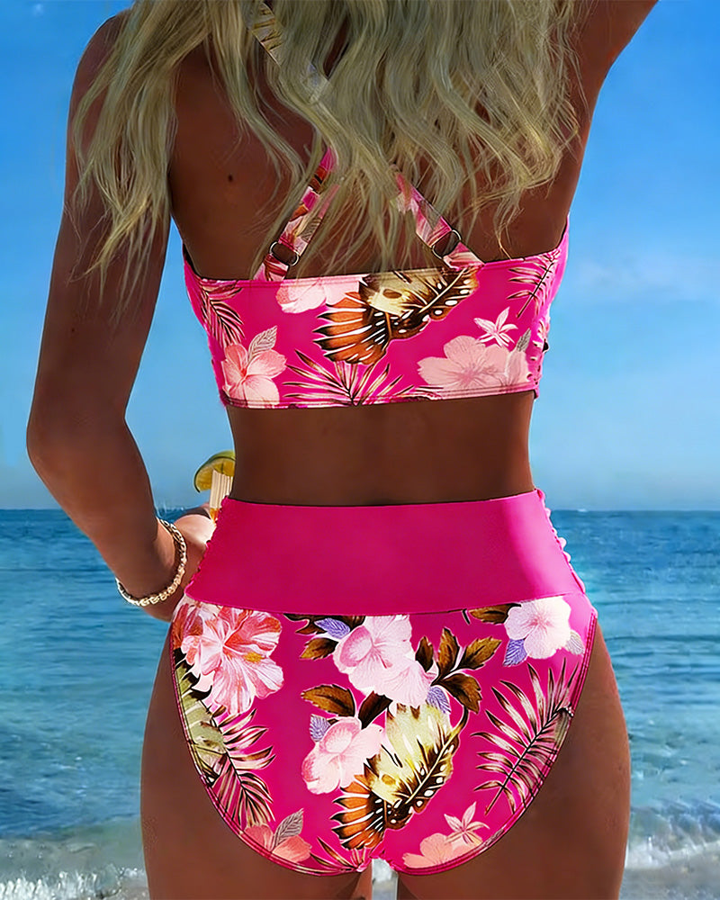 Bikini de contraste floral con abertura