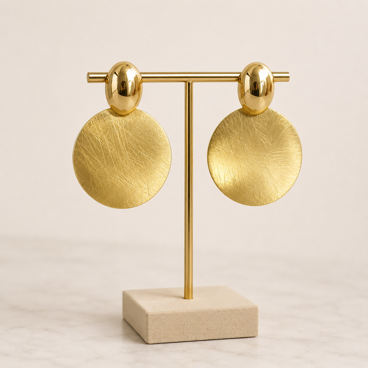 Pendientes Medallón Dorado Satinado