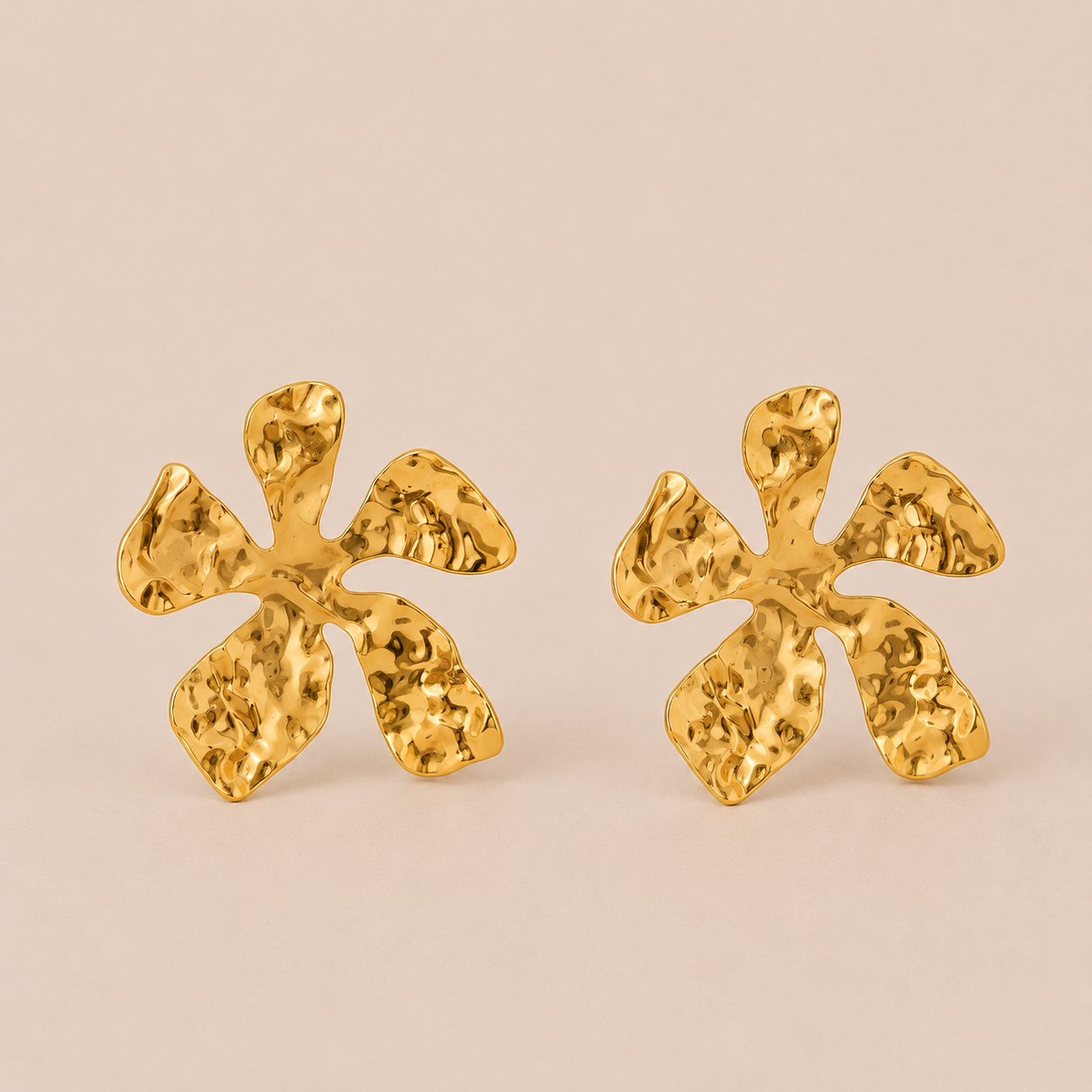 Pendientes Flor Dorada Martillada