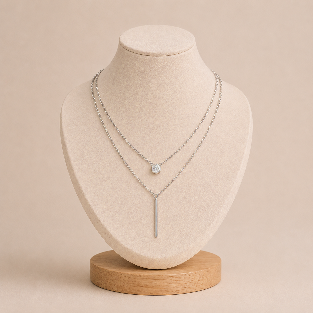 Collar Doble Capa con Bola de Cristal y Barra Colgante