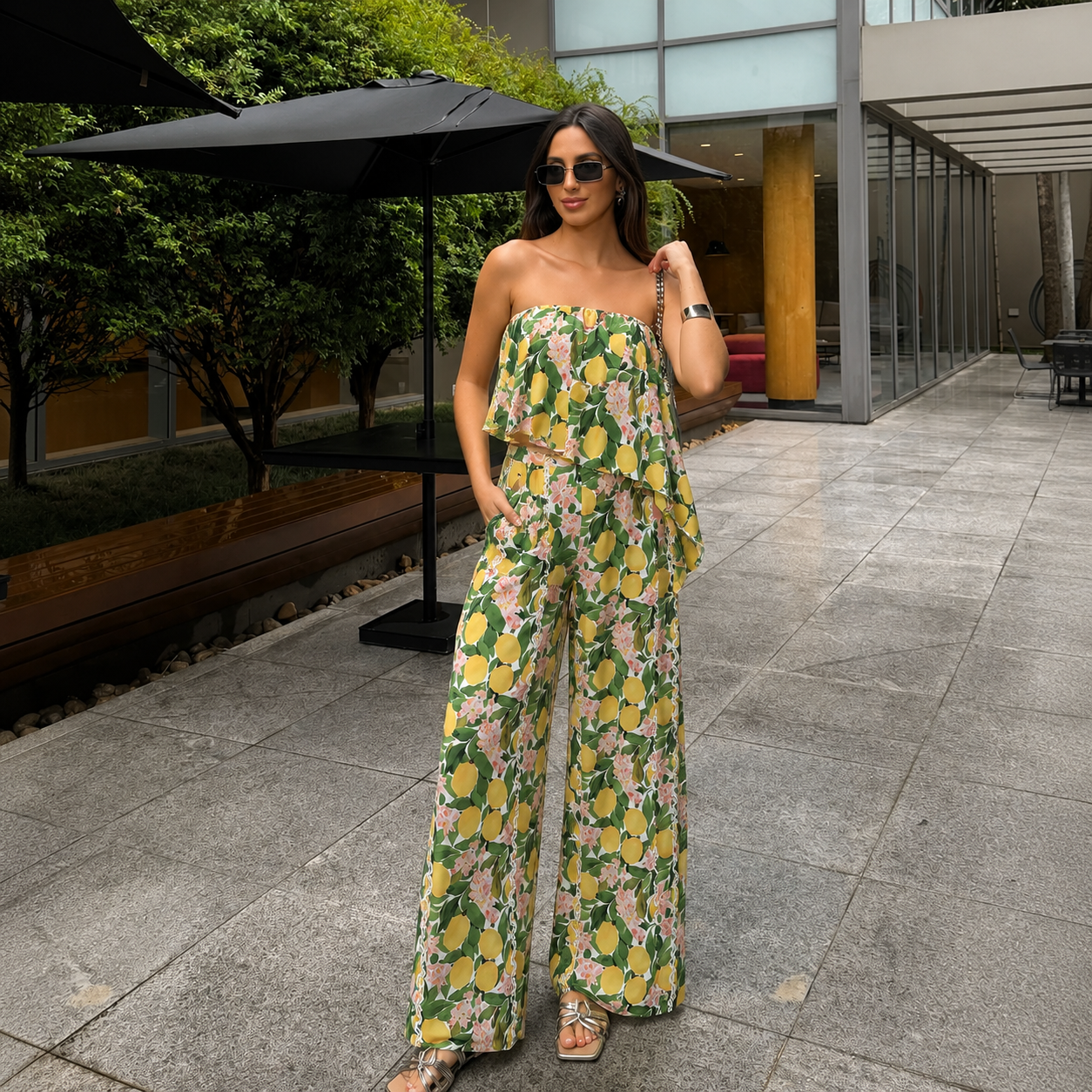 María - Conjunto estampado de limones con crop top con tirantes y falda maxi