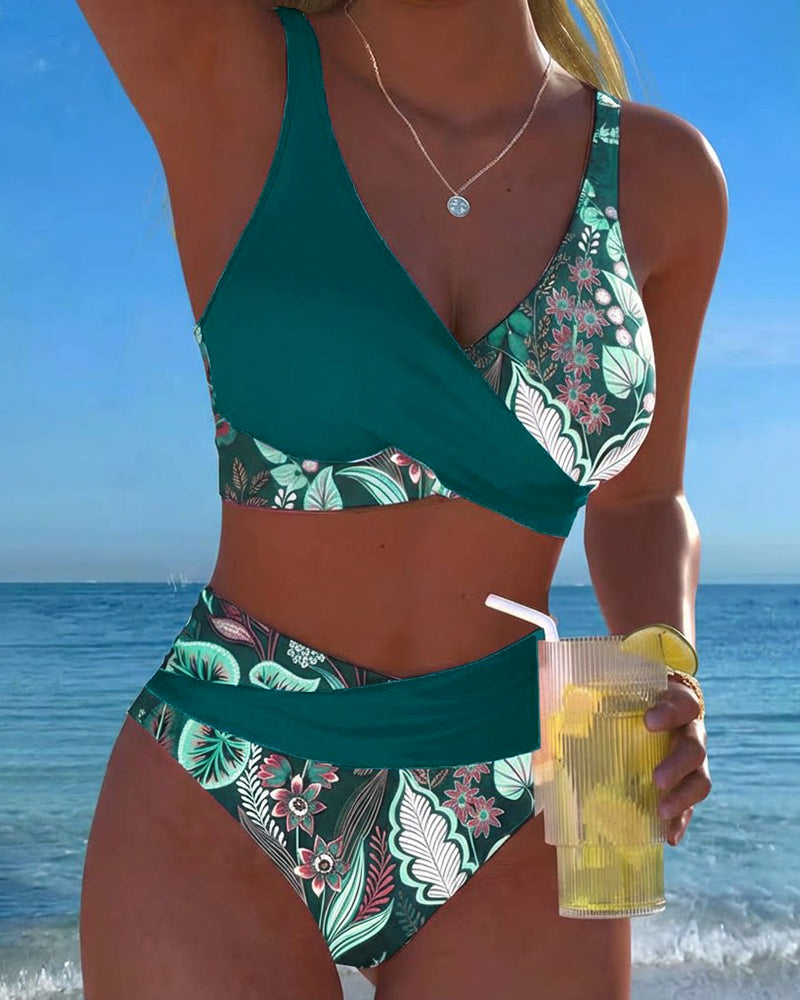 Bikini de contraste de color con estampado floral