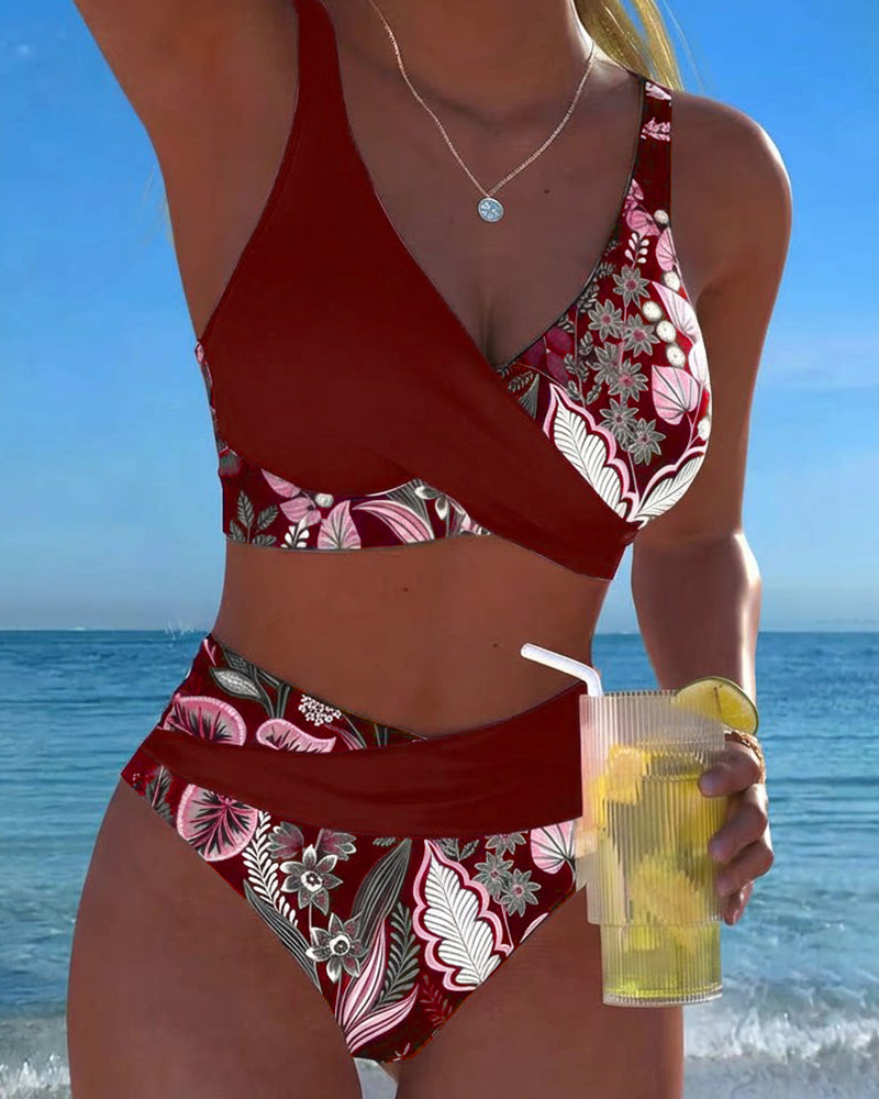 Bikini de contraste de color con estampado floral