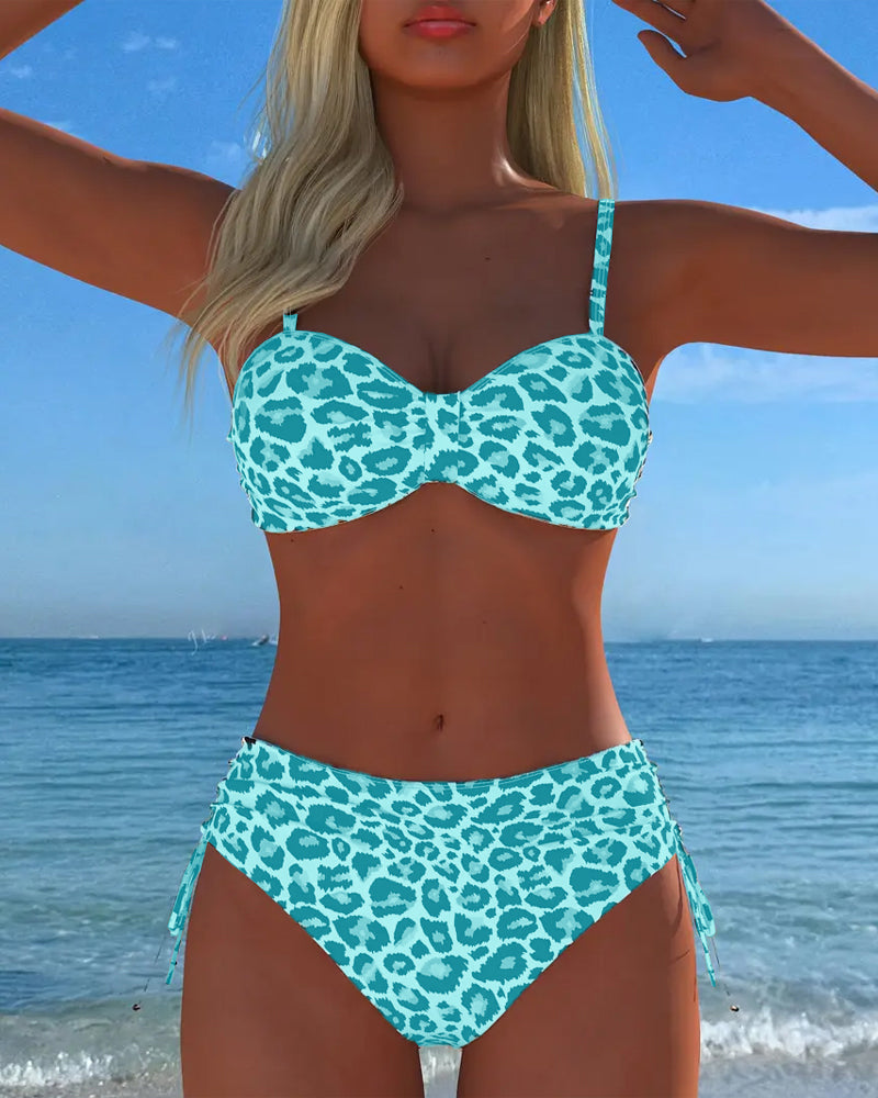 Bikini de dos piezas con cordones y estampado de leopardo