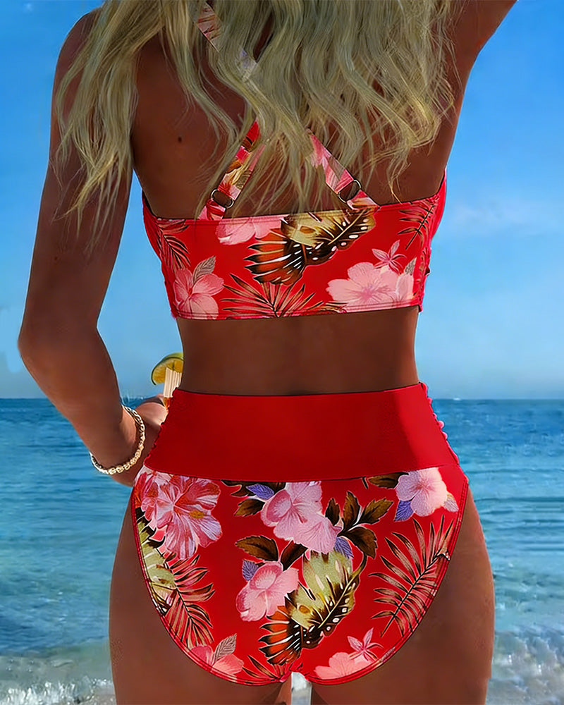 Bikini de contraste floral con abertura