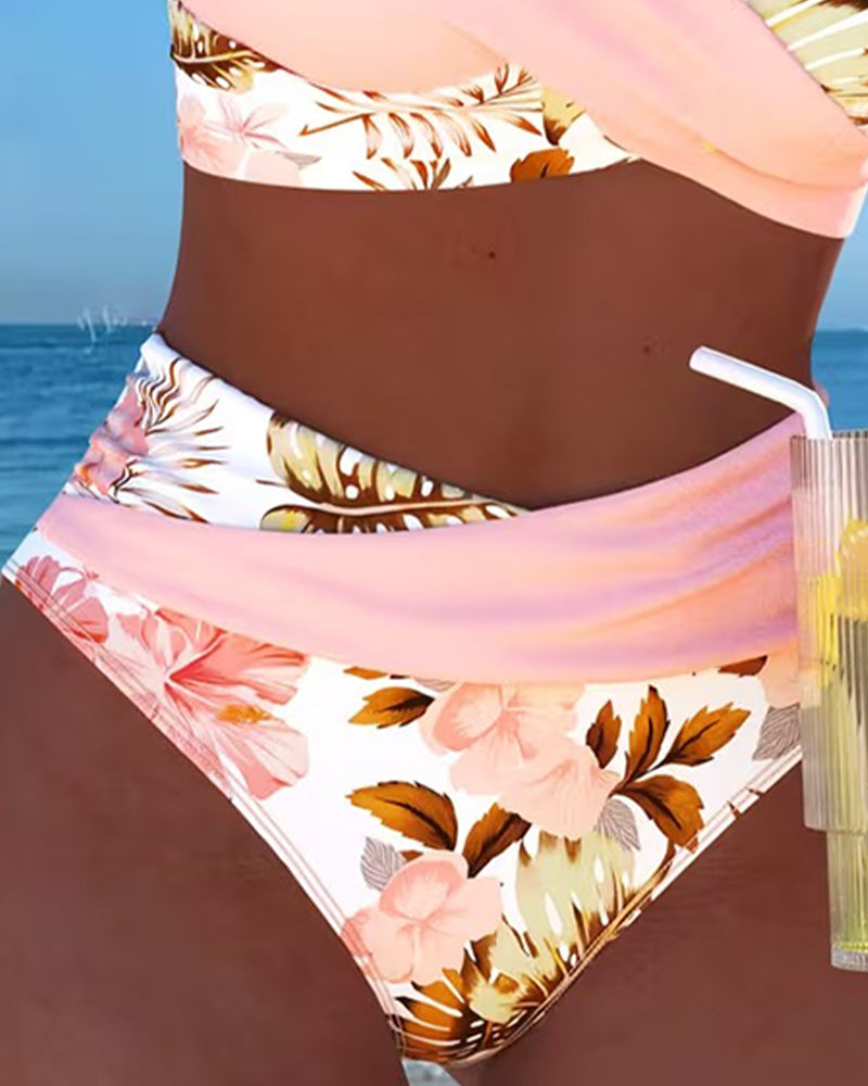 Bikini de contraste floral con abertura