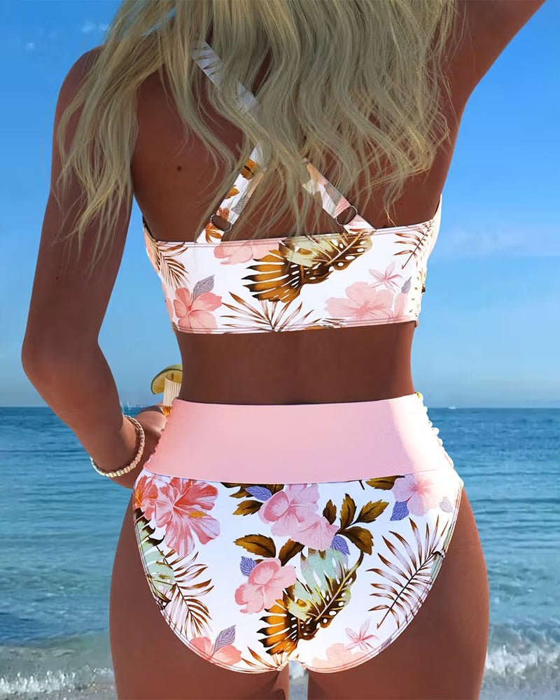 Bikini de contraste floral con abertura