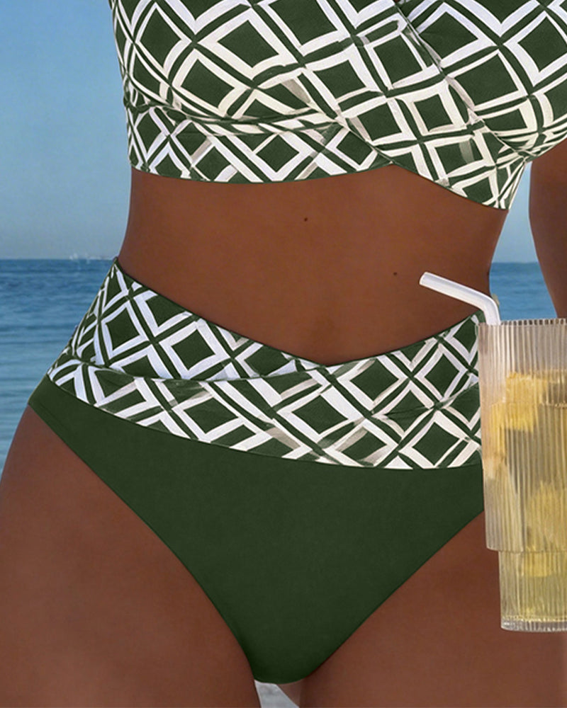 Bikini de dos piezas con top estilo sostén y motivo de diamantes