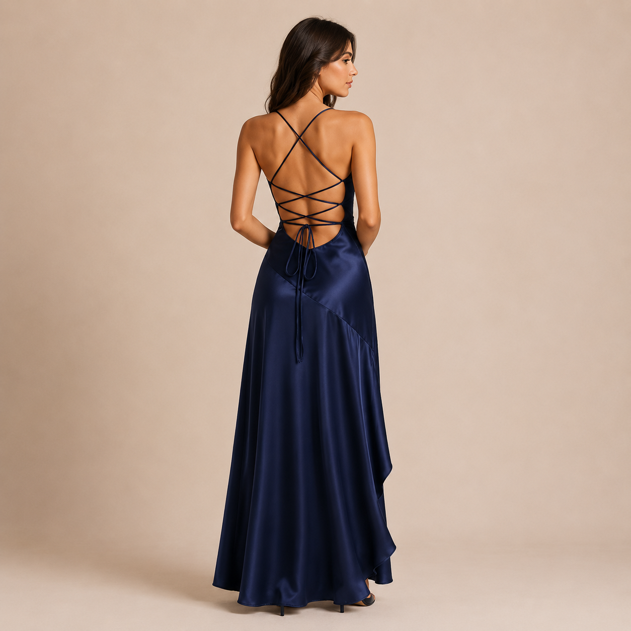 Olivia - Vestido de tirantes finos con cuerpo drapeado