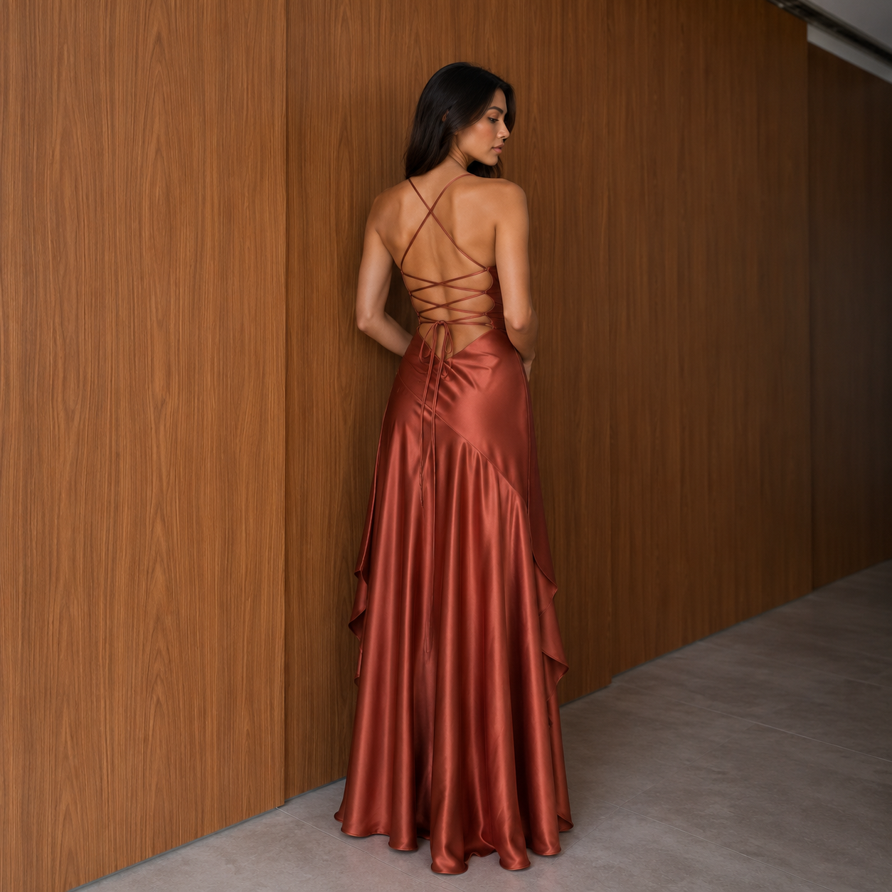 Olivia - Vestido de tirantes finos con cuerpo drapeado