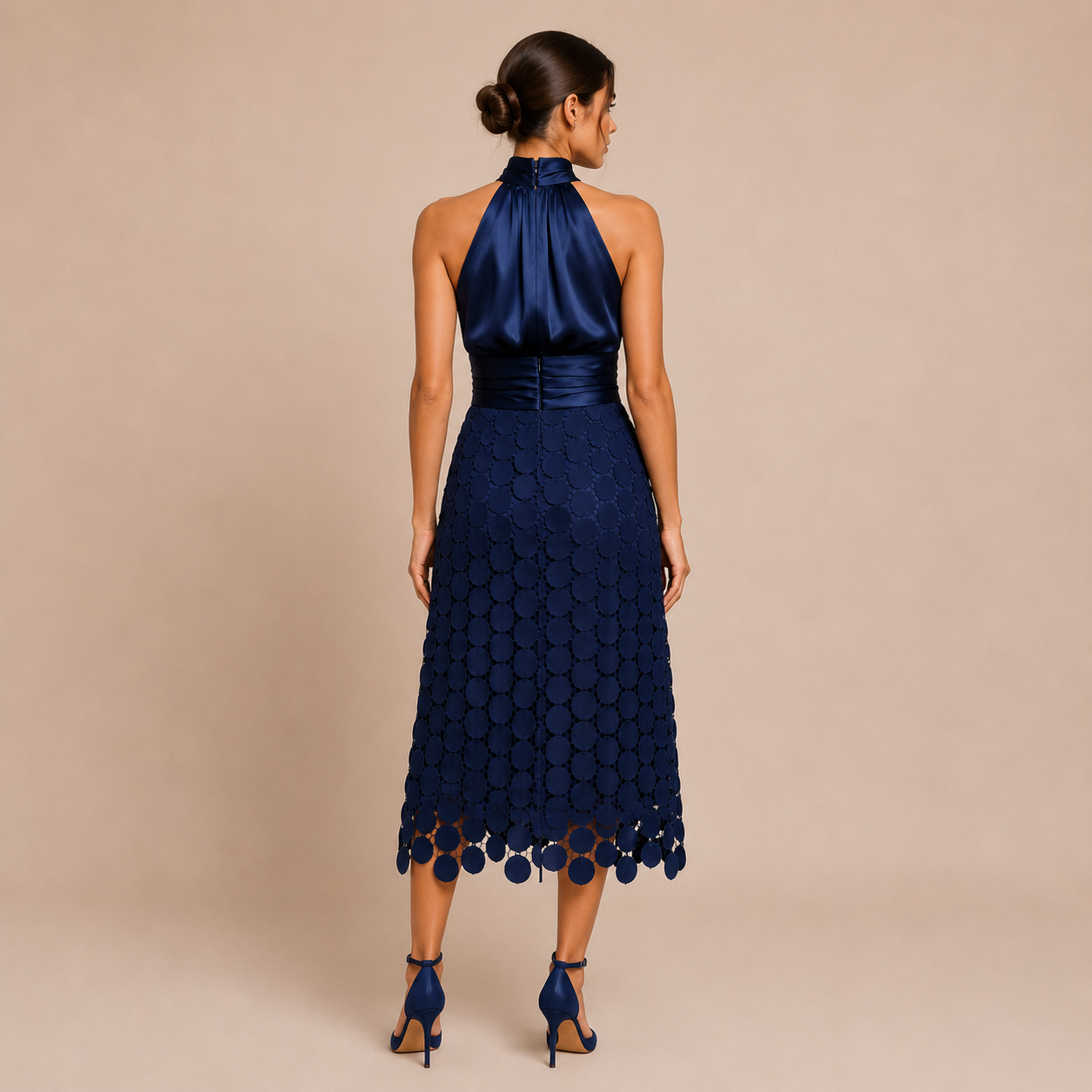Bianca - Vestido midi de cuello halter con top satinado