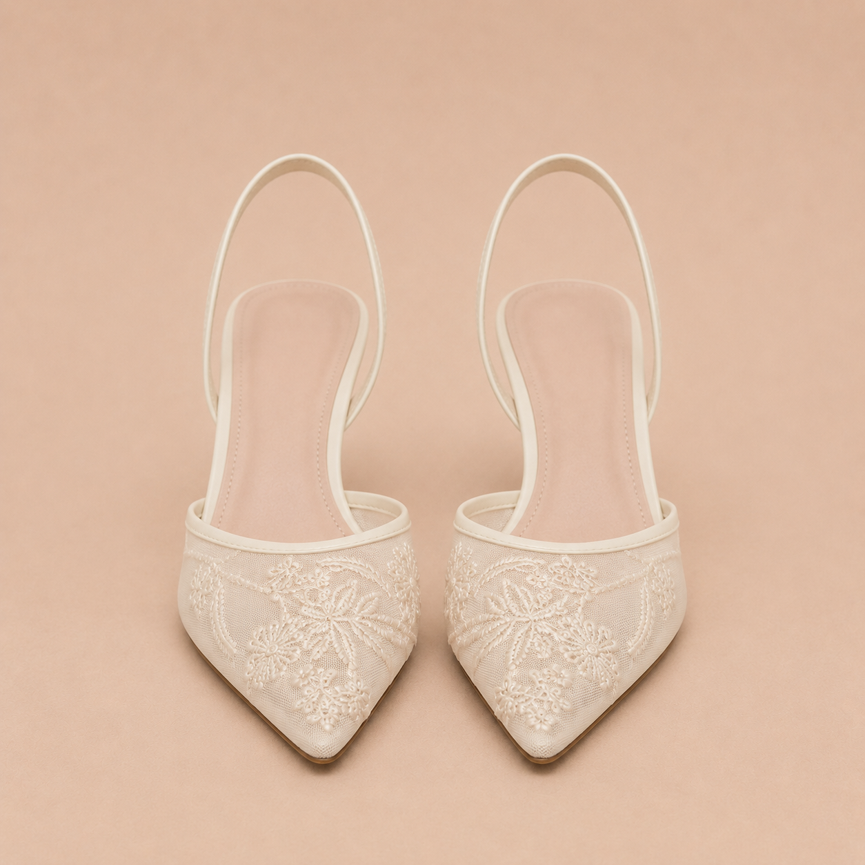 Zapatos de tacón con bordado floral