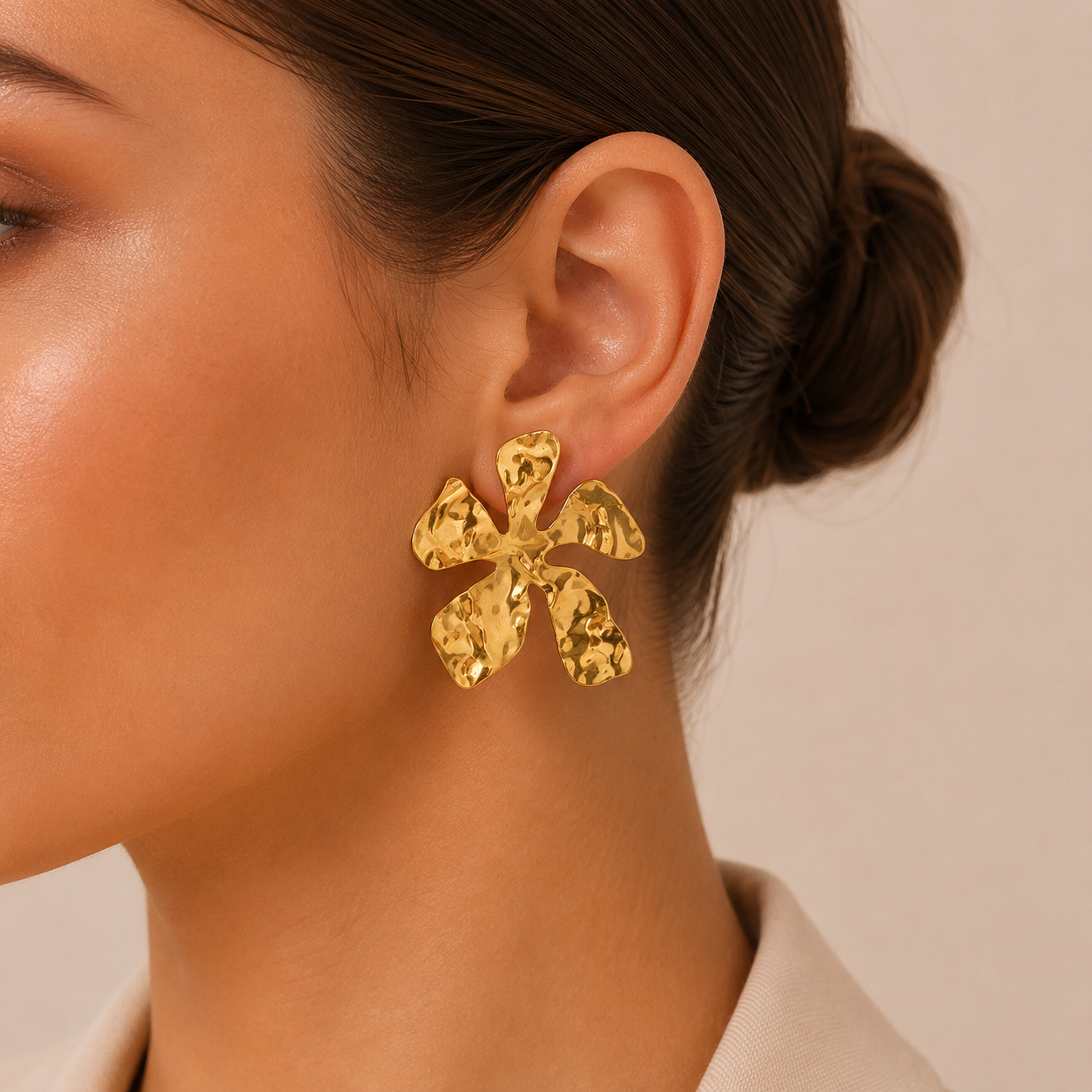 Pendientes Flor Dorada Martillada