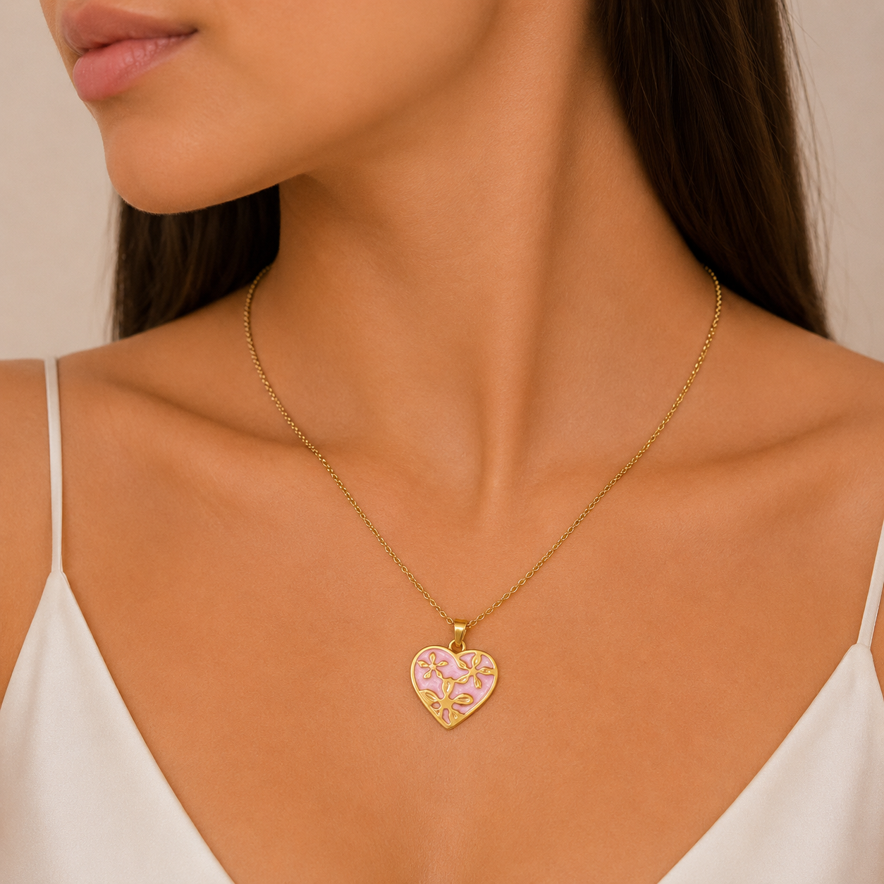 Collar Cadena con Dije Corazón Floral Esmaltado