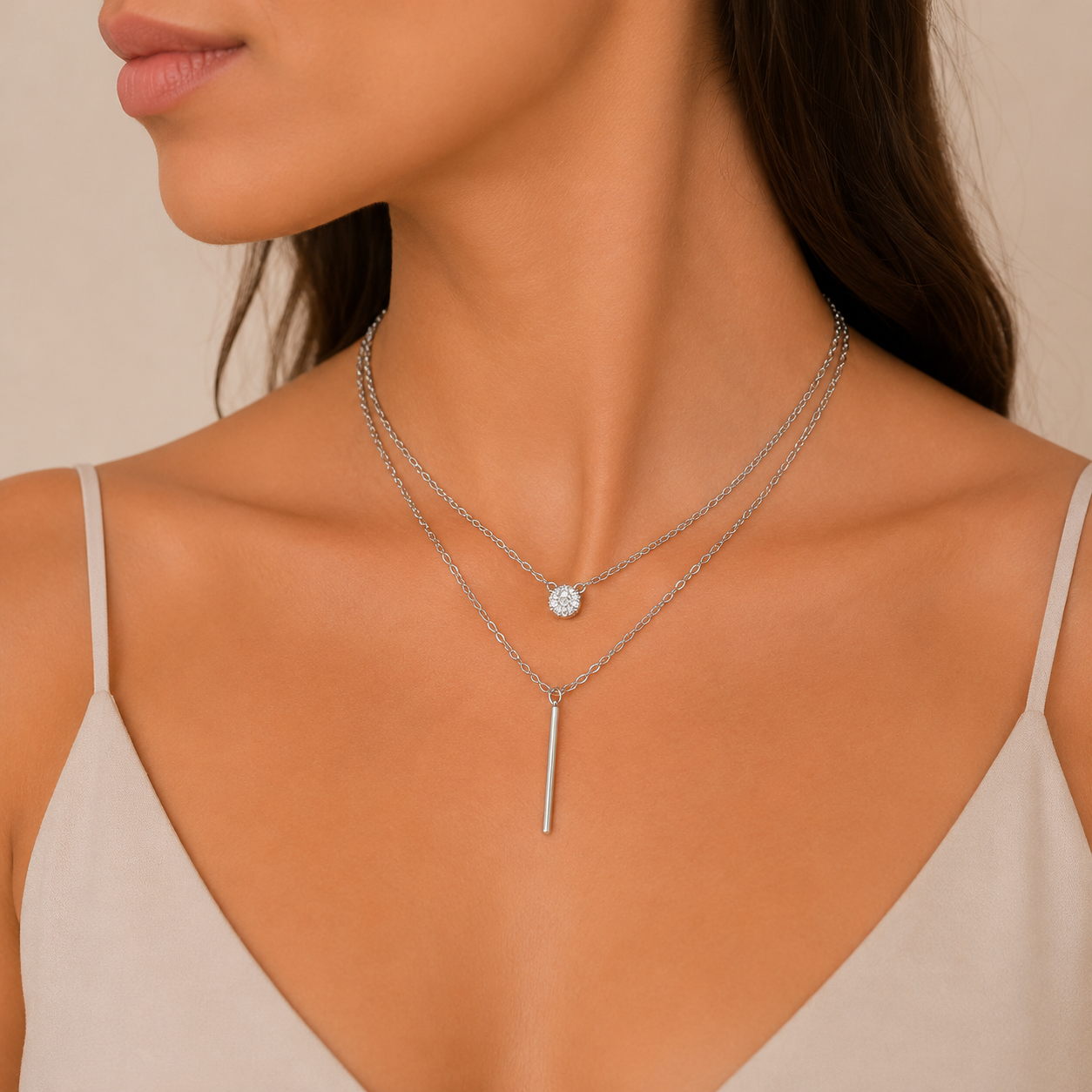 Collar Doble Capa con Bola de Cristal y Barra Colgante