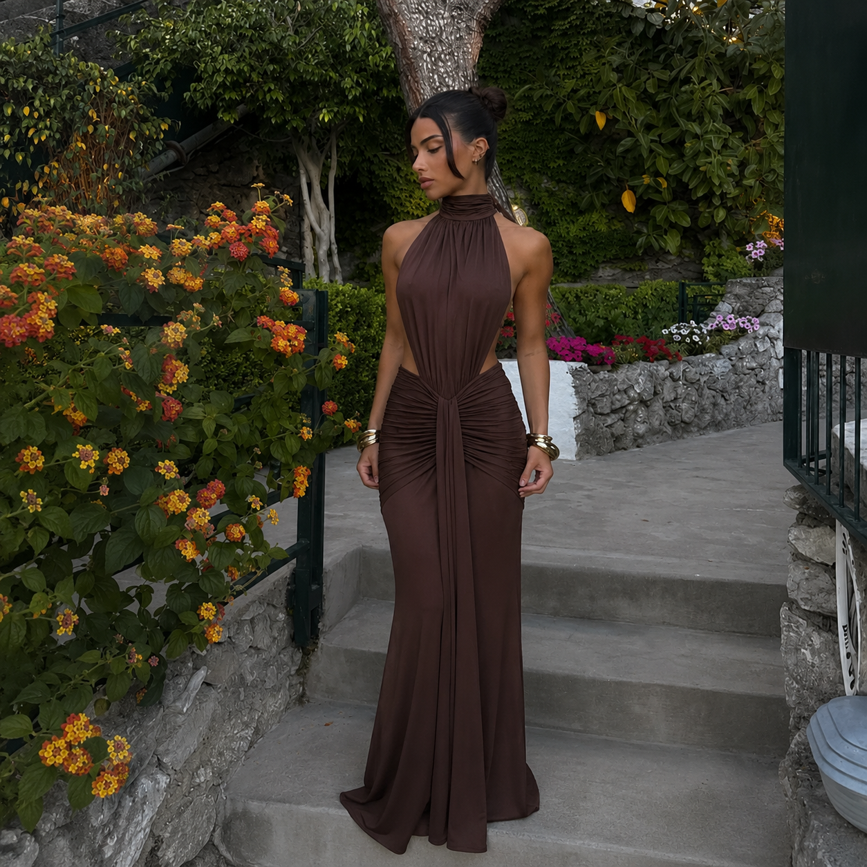 Valentina - Vestido maxi halter cuello alto con cintura descubierta y silueta sirena