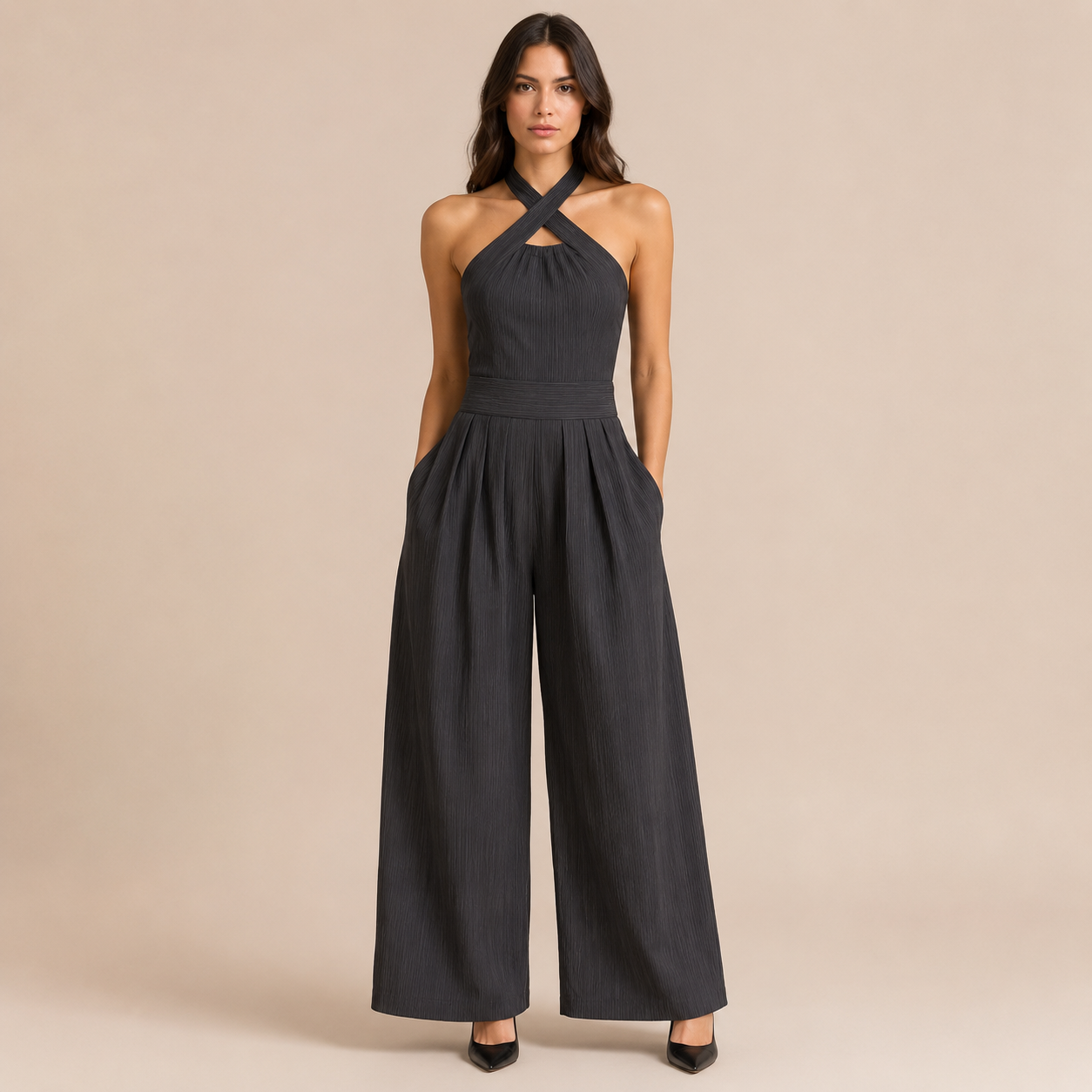 Marbella - Mono halter cruzado con pernera ancha y bolsillos