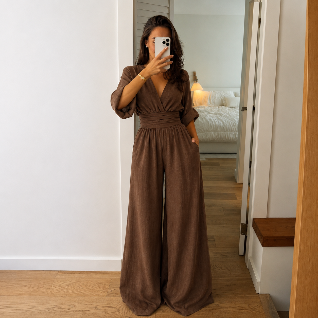 Camila - Mono elegante con escote en V