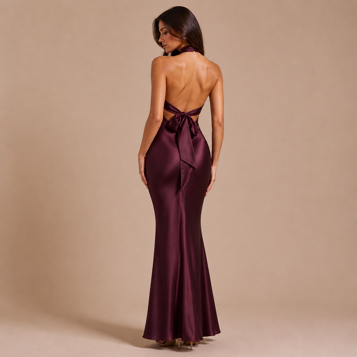 Luciana – vestido ajustado de caída satinada