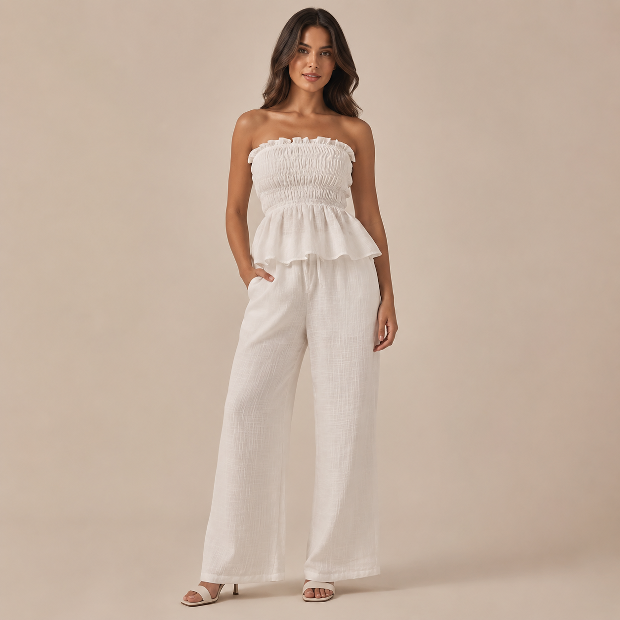 Nadia - Conjunto top strapless fruncido con volante y pantalón palazzo de lino