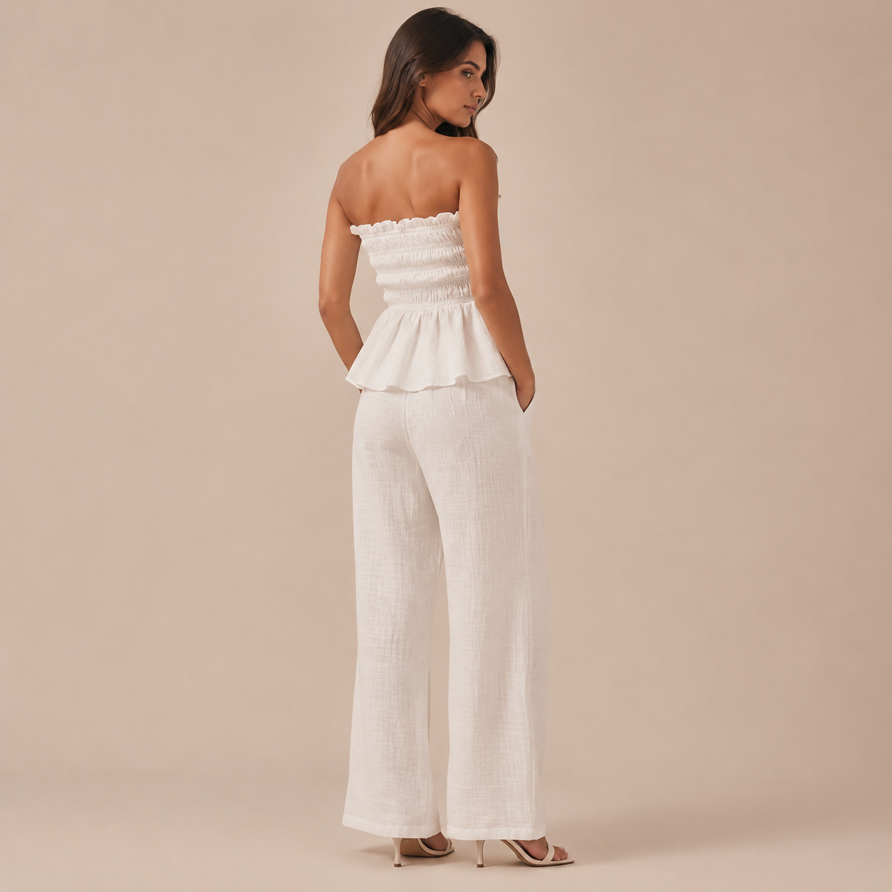 Nadia - Conjunto top strapless fruncido con volante y pantalón palazzo de lino