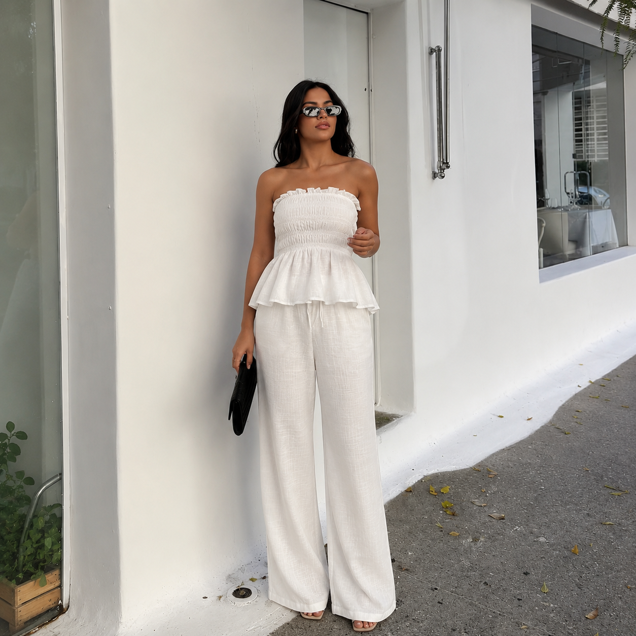 Nadia - Conjunto top strapless fruncido con volante y pantalón palazzo de lino