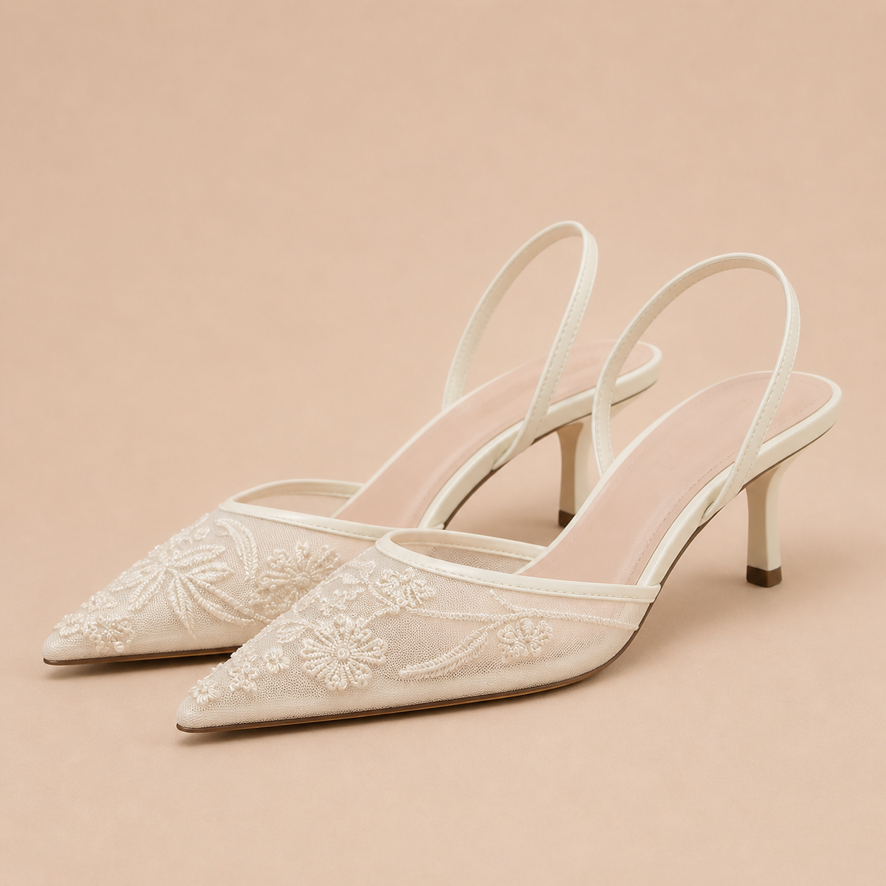 Zapatos de tacón con bordado floral