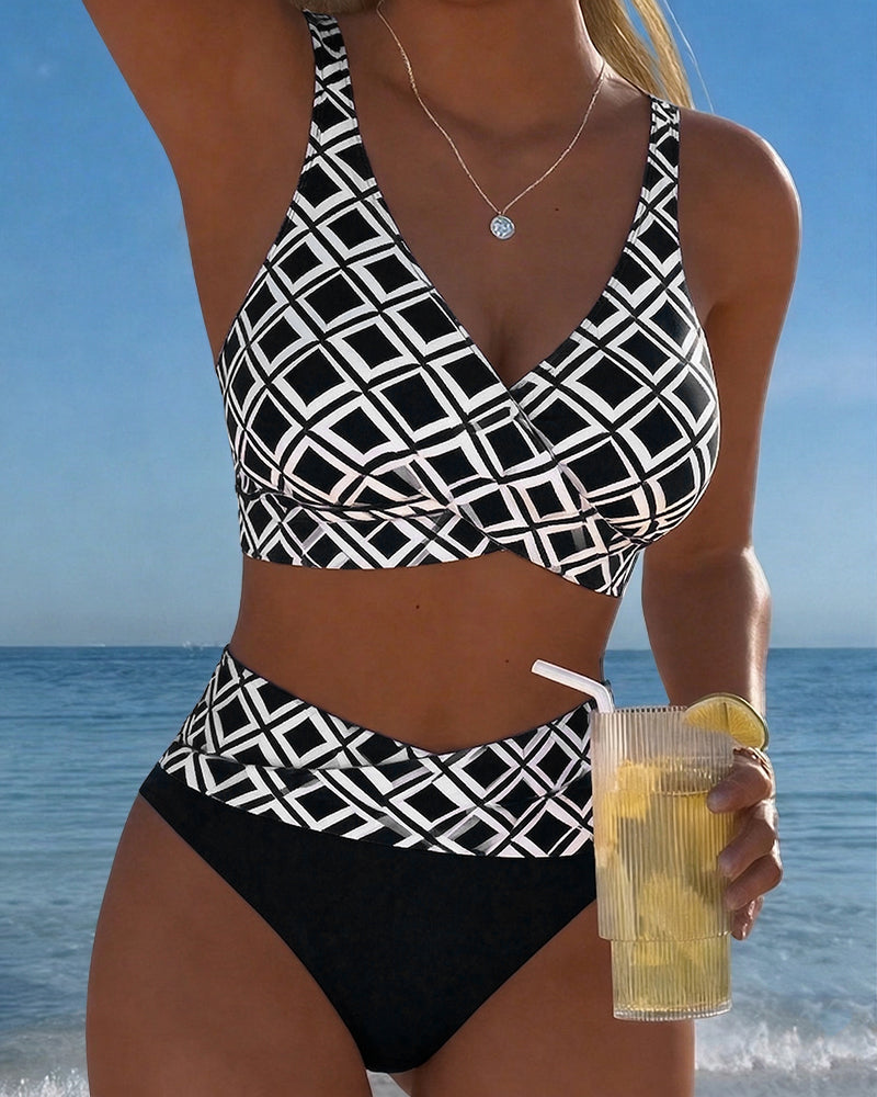 Bikini de dos piezas con top estilo sostén y motivo de diamantes